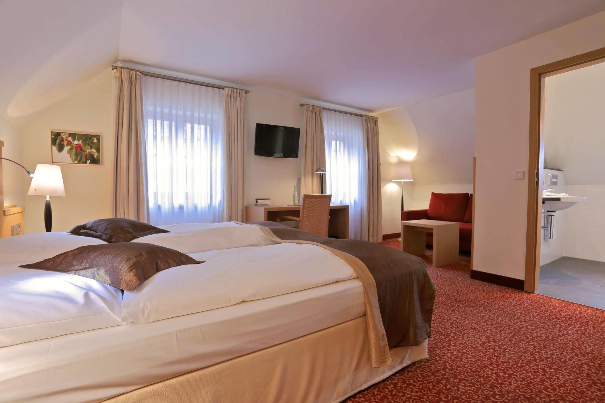 Romantik Hotel Zur Schwane Фольках Екстер'єр фото